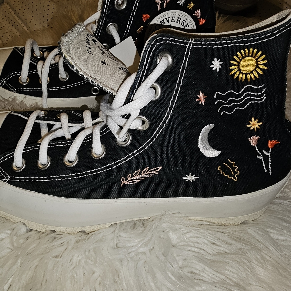 Chuck Taylor All Star Lift Platform It's Okay TO wonder sz. 9 women's sun moon